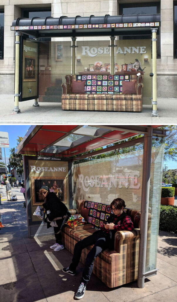 A bus stop decorated like the set of Roseanne brings a nostalgic touch to public transport.